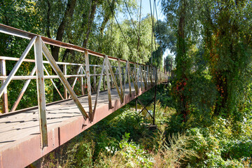 Obraz premium View of the suspension foot bridge