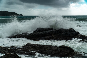 長崎県長崎市　弁天白浜　台風通過後の荒れた海
