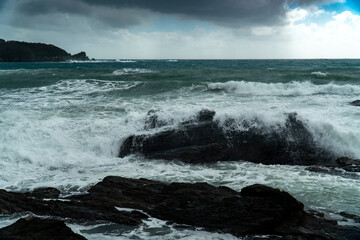 長崎県長崎市　弁天白浜　台風通過後の荒れた海