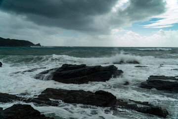 長崎県長崎市　弁天白浜　台風通過後の荒れた海