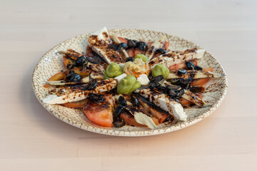 Ensalada mixta con queso tierno
