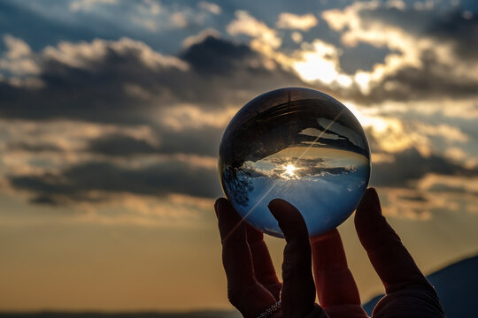 Riflessi attraverso una sfera
