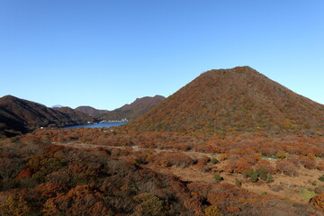 榛名富士と榛名湖 ～相馬山磨墨岩からの眺望～ (秋/紅葉)