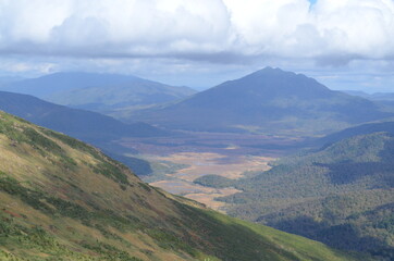 至仏山登山道から見た秋の尾瀬ヶ原と
燧ヶ岳