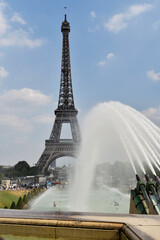Fototapeta na wymiar Views of the Eiffel Tower from Trocadero