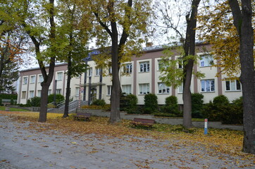 Busko Zdrój , puste ulice ,covid 19 Busko Zdrój , jesień 2020 Busko Zdrój , Busko Zdrój bez ludzi , bez ludności ulice , Busko Zdrój bez kuracjuszy , puste Park Zdrojowy w Busku Zdroju , Park w Busku © Szymon