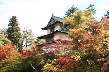 秋の弘前城（青森県・弘前市）