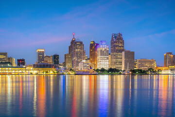 Naklejka premium Cityscape of Detroit skyline in Michigan, USA at sunset