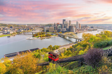 Cityscape of downtown skyline and vintage incline in Pittsburgh, Pennsylvania, USA - obrazy, fototapety, plakaty