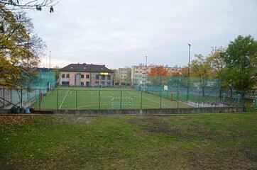 Busko Zdrój , puste ulice ,covid 19 Busko Zdrój , jesień 2020 Busko Zdrój , Busko Zdrój bez ludzi , bez ludności ulice , Busko Zdrój bez kuracjuszy , puste ulice pandemia w Busku Zdroju , Park w Busku © Szymon