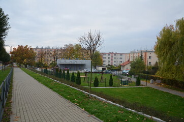 Busko Zdrój , puste ulice ,covid 19 Busko Zdrój , jesień 2020 Busko Zdrój , Busko Zdrój bez ludzi , bez ludności ulice , Busko Zdrój bez kuracjuszy , puste ulice pandemia w Busku Zdroju , Park w Busku © Szymon