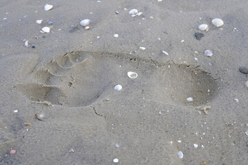 Tiefer Fussabdruck im Sand