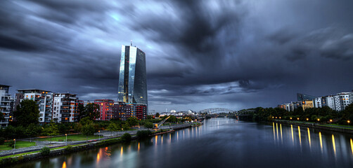 Naklejka premium The beautiful Frankfurt Skyline in Germany