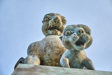 Статуя семьи