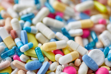  Assortiment de pillules sur fond Blanc