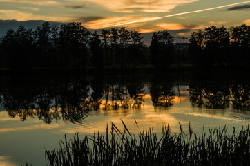 Obraz premium Sunset over the lake