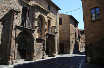 Fototapeta na wymiar Alley in the medieval city of Orvieto