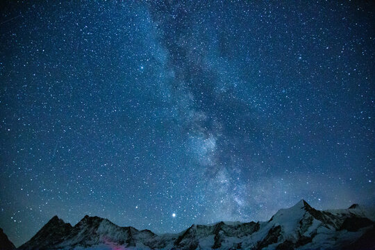 The milky way over the swiss alps