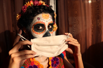 Fototapeta premium Muerte con cubrebocas