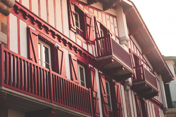 holiday, south, aquitaine, port, harbor, gulf of biscay, pyrenees, ocean, europe, facade, wooden, colorful, red, sightseeing, famous, historic, windows, outdoor, coast, promenade, typical, style, sky,