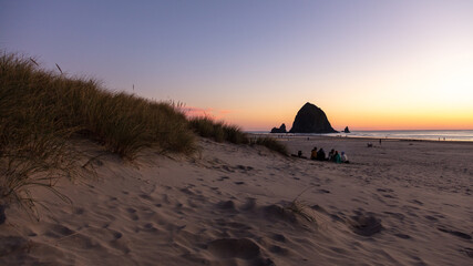 Fototapeta premium sunset over the sea Oregon coast Cannon Beach