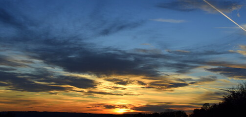 Stimmungsvoller Sonnenuntergangshimmel