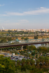 Obraz premium Skyline, panoramica o vista de la ciudad de Sevilla, comunidad autonoma de Andalucia, pais de España