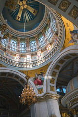 Obraz premium ODESSA, UKRAINE - OCTOBER 10, 2020: Interior of the Transfiguration Cathedral in Odessa, autumn.