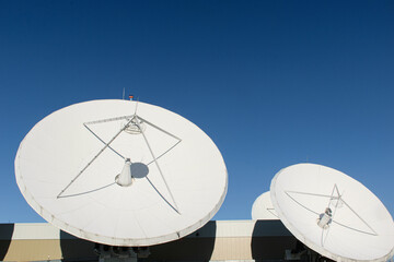 large ground antenna array 