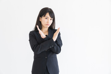 若い女性　拒否