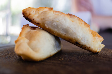 empanada  para freir o al horno comida tipica tradicional argentina cordoba 