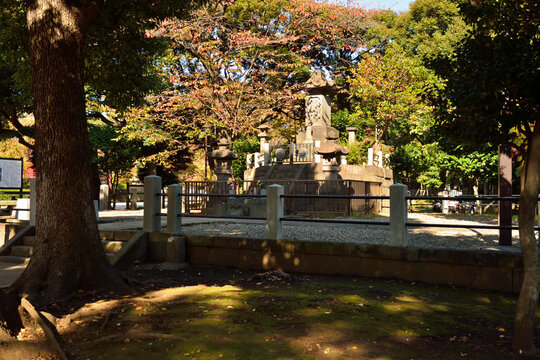 上野の森・彰義隊戦死乃墓碑