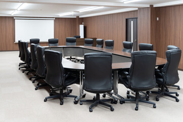無人の会議室