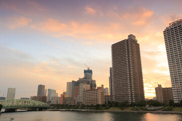 Fototapeta premium 大川端リバーシティ夕景