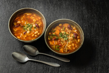 チキンと豆のトマトスープ　soup of chicken, beans and tomatoes