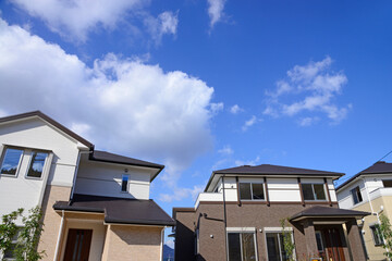 青空と一戸建て