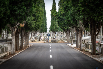 dia de todos los santos en el cementerio en  España