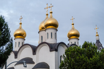 Fototapeta na wymiar Russian Orthodox Church Santa Maria Magdalena in Madrid