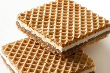 Crispy wafers with chocolate and hazelnut cream