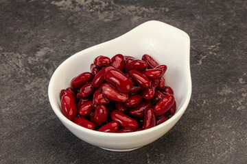 Red baked kidney in the bowl