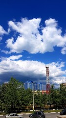 Obraz premium Clouds over the city