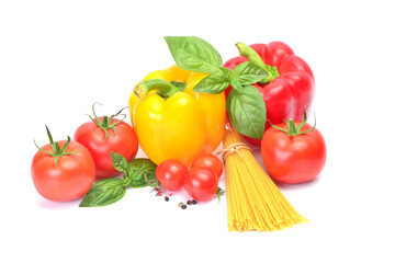 Fototapeta na wymiar Spaghetti with vegetables