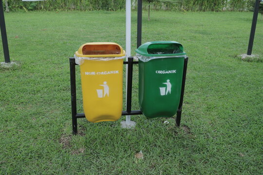 garbage bin in the park