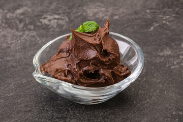 Chocolate spread with nazelnut