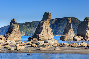 Japan's scenic spot "Hashiguiiwa in Kushimoto Town" dyed in the afternoon light