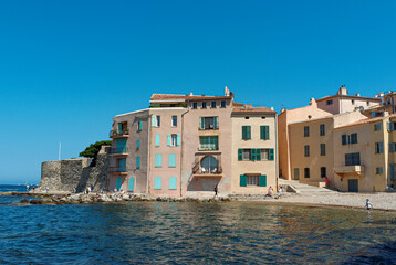 Obraz premium vue du port de Saint-Tropez : Plage de la Glaye