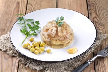 Jelly with fermented peas and mustard. One portion