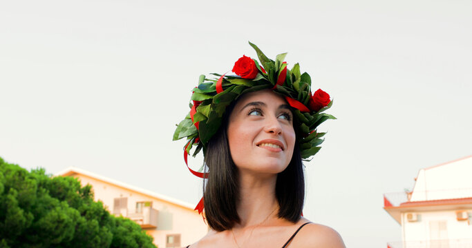 Laurea in italia con corona di alloro in testa