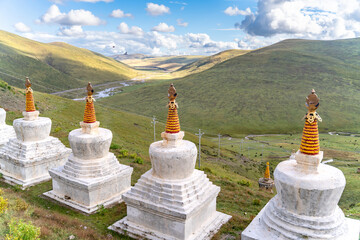 The amazing view of tibetan buddhist academy and monastery - Dongga Temple on Tibet
