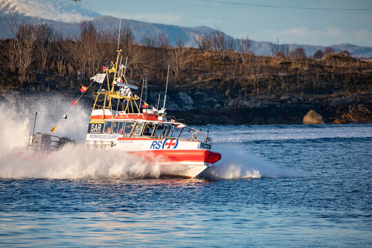 Pictures from rescue exercise in Brønnøysundet November 2019, rescue boat